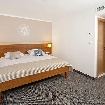 Valamar Sanfior & Casa 4* ראבץ