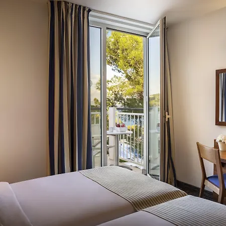 מלון Valamar Sanfior & Casa 4*